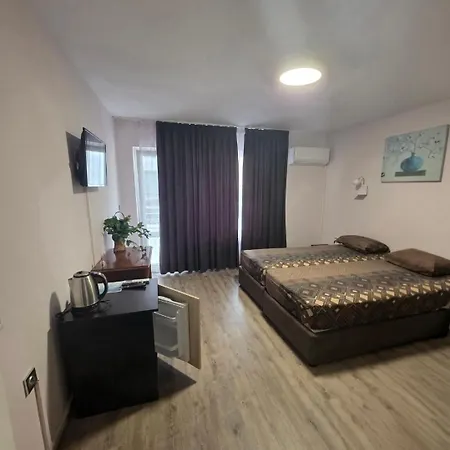 Motel морски рай *